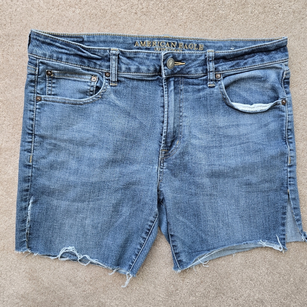 American Eagle  Extreme Flex 4 Cutoff Distressed Denim Shorts Womens Size 36
